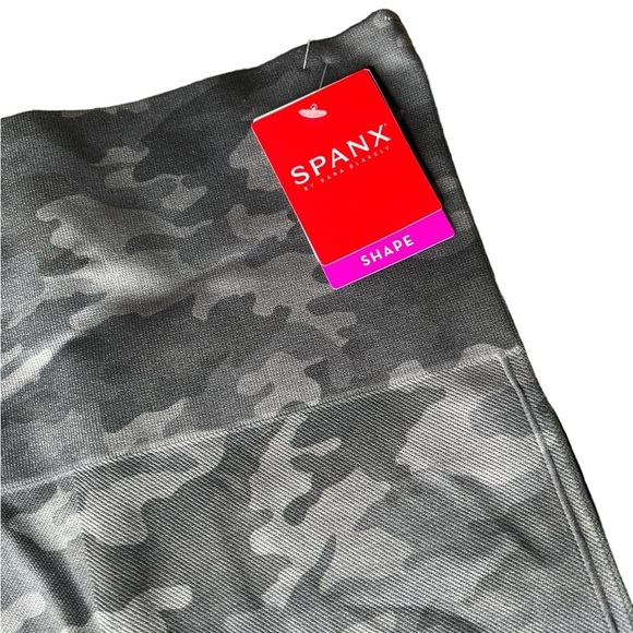 Spanx Cropped lamn Leggings Sage Camo 20099R - Picture 5 of 10